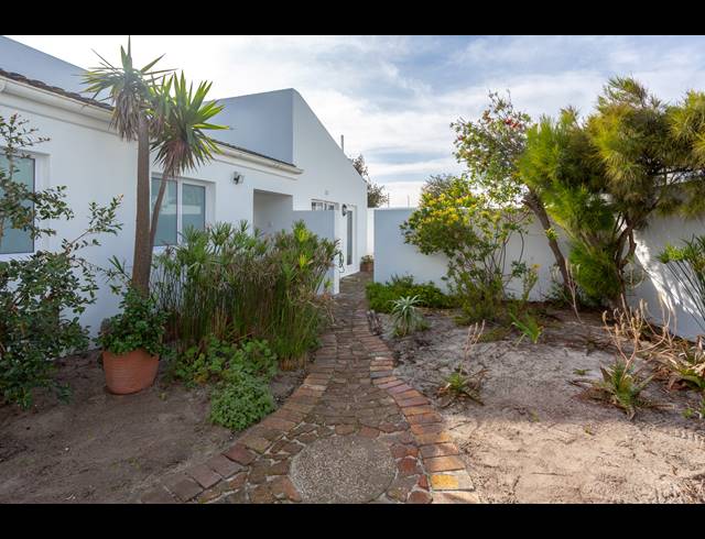 3 BEDROOM FREESTANDING RENTED IN MARINA DA GAMA
